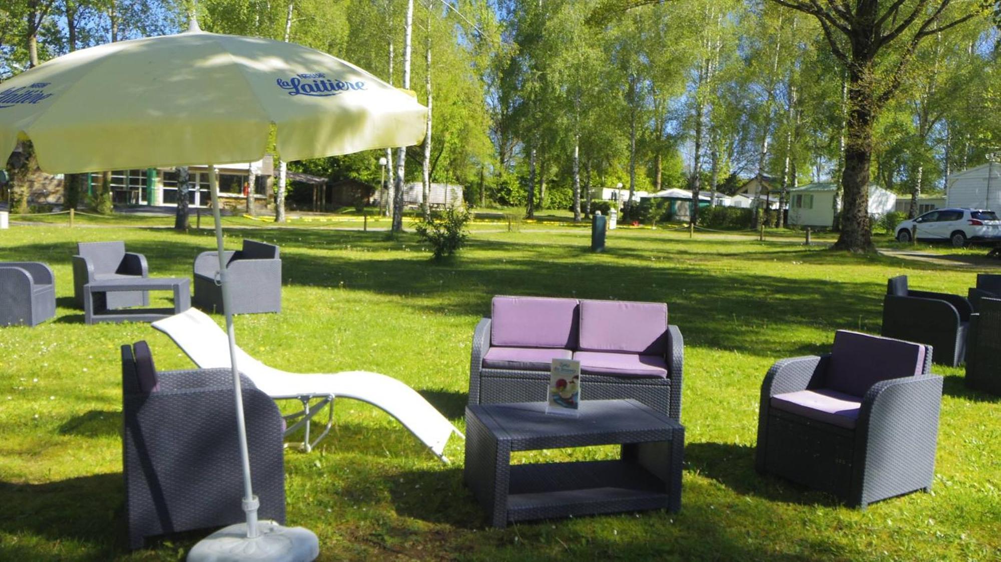 Camping Les Cantarelles Hotel Alrance Exterior photo